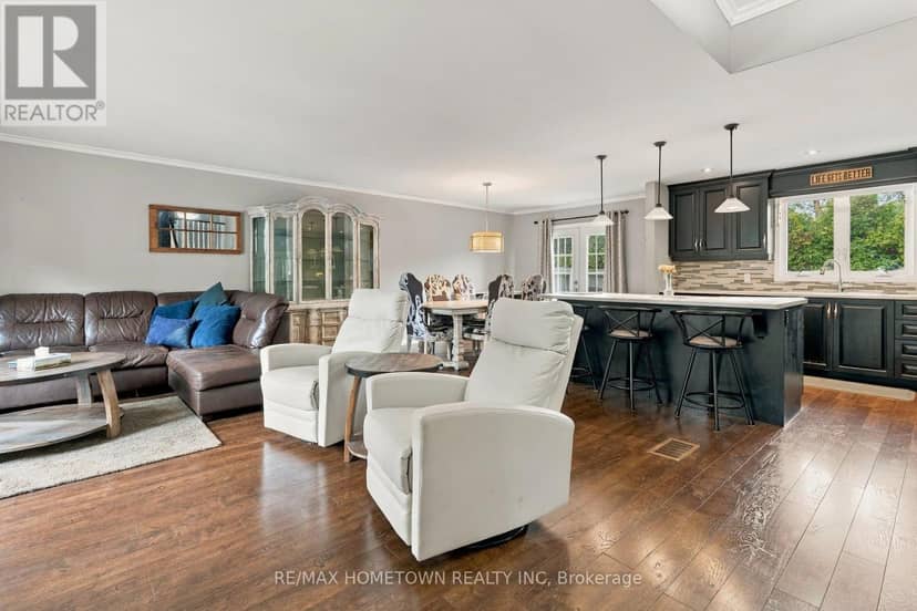229 Colonel Douglas Crescent — photo 6 of 40