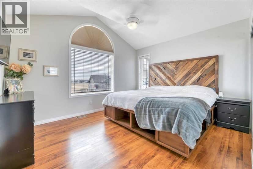 90 Parklane Drive — photo 17 of 35