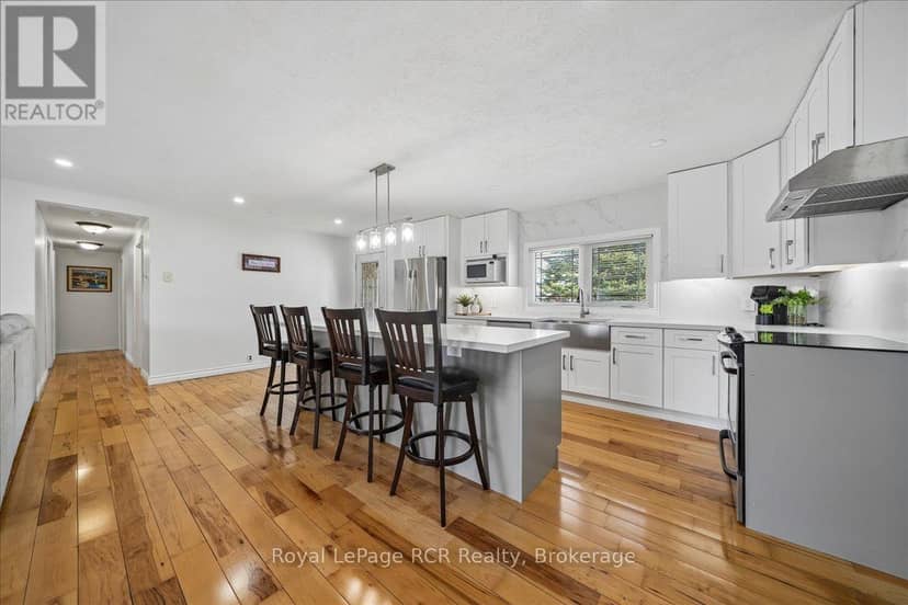 717906 6 Highway — photo 10 of 40