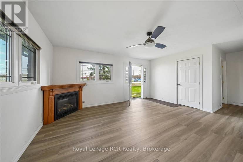 717906 6 Highway — photo 31 of 40
