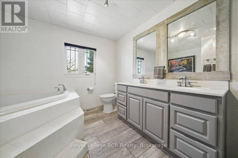 717906 6 Highway — photo 18 of 40