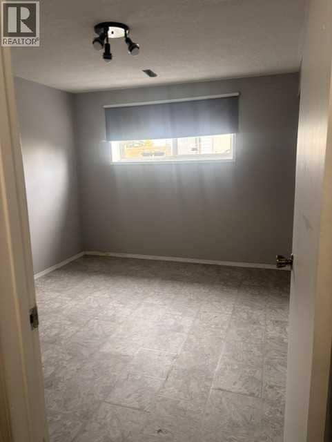 4207 54 Avenue — photo 15 of 32