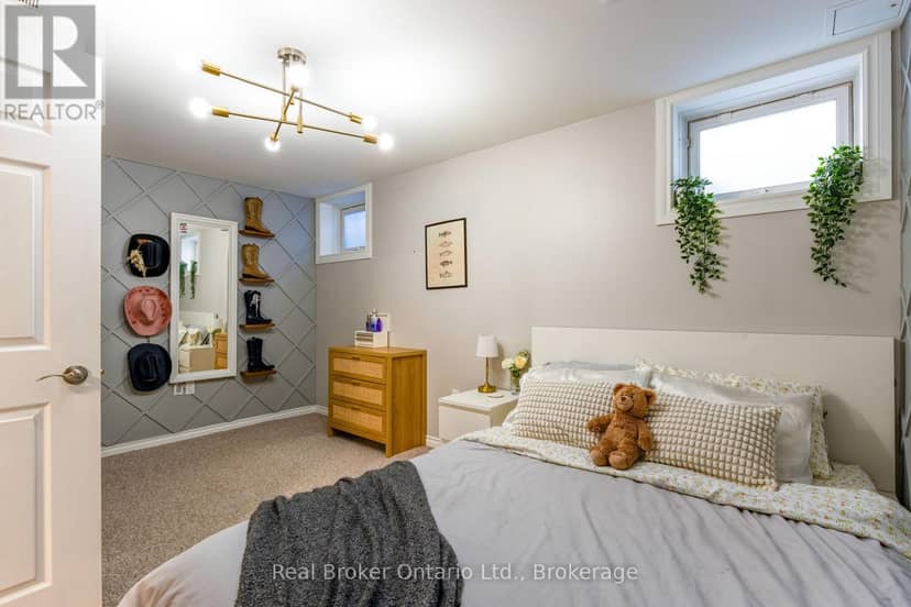 44 Monarchy Street — photo 14 of 18
