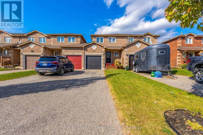 44 Monarchy Street, Barrie, photo 2
