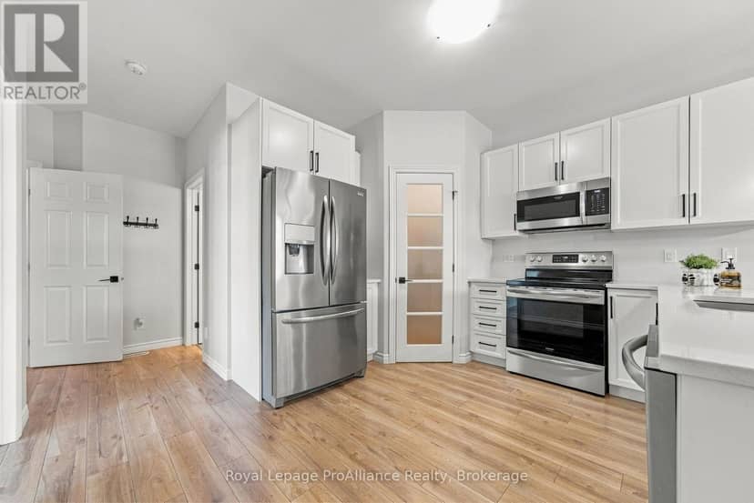 18 Covington Crescent — photo 11 of 40