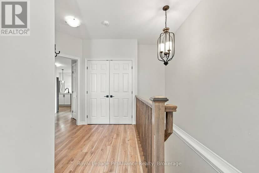 18 Covington Crescent — photo 26 of 40
