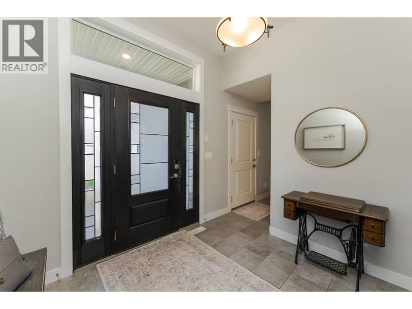 7661 CREEKSIDE WAY, Prince George, photo 2
