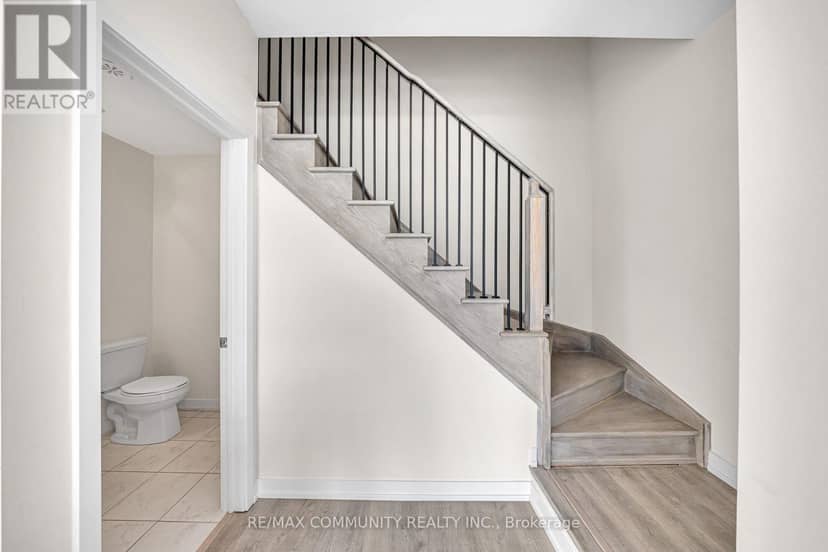419 - 2550 Castlegate Crossing — photo 14 of 33
