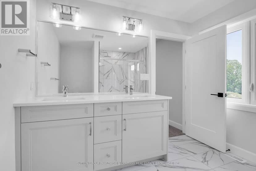 29 - 414 Old Wonderland Road — photo 15 of 22