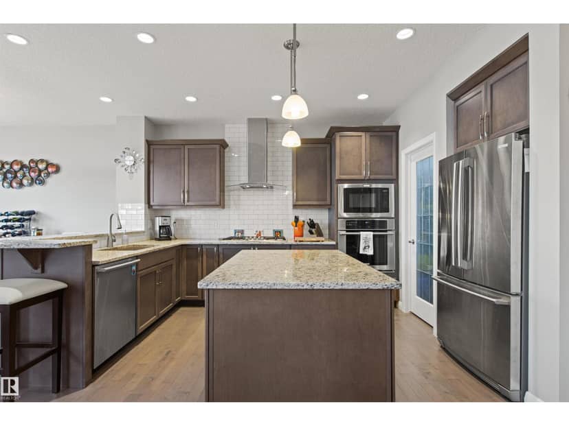 6124 175 AV NW — photo 13 of 40