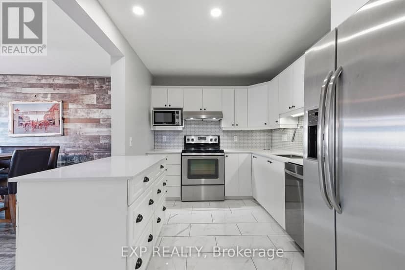 2608 Raymond Street — photo 10 of 40