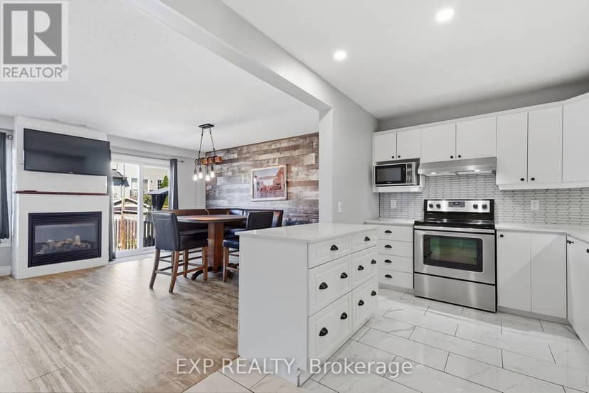 2608 Raymond Street — photo 9 of 40