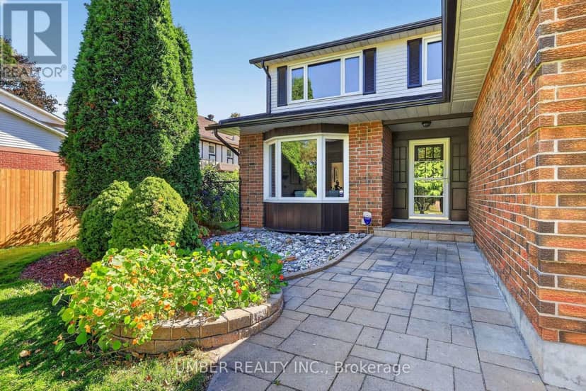 120 Hawk Crescent — photo 2 of 40