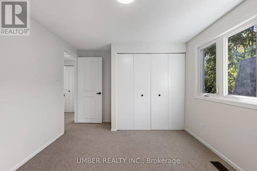 120 Hawk Crescent — photo 35 of 40