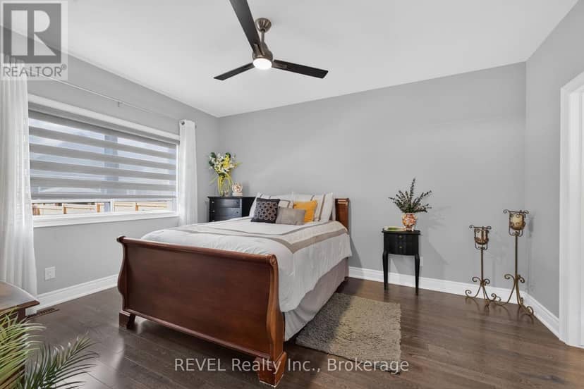 4233 Village Creek Drive — photo 18 of 40