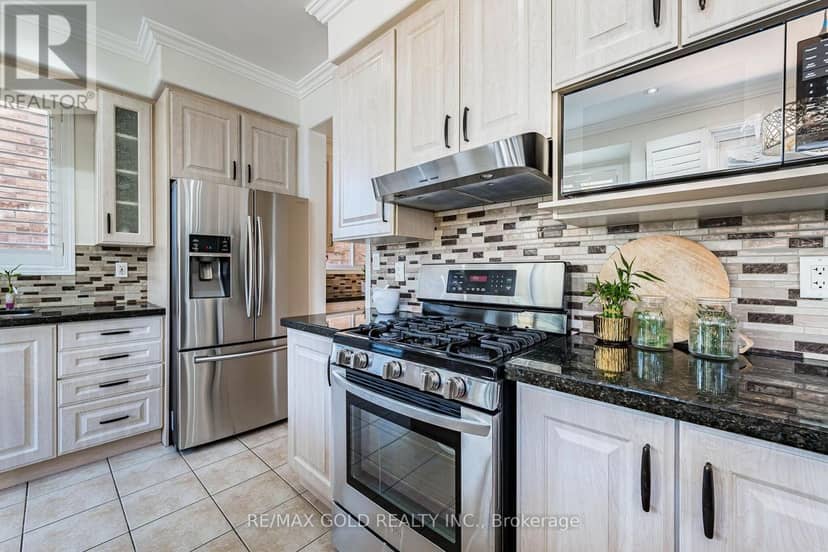 21 Mistybrook Crescent — photo 16 of 40