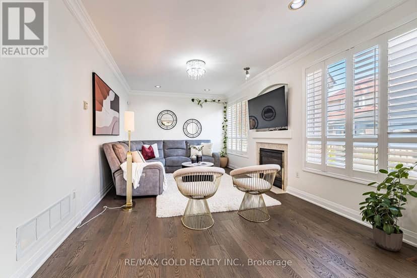 21 Mistybrook Crescent — photo 17 of 40