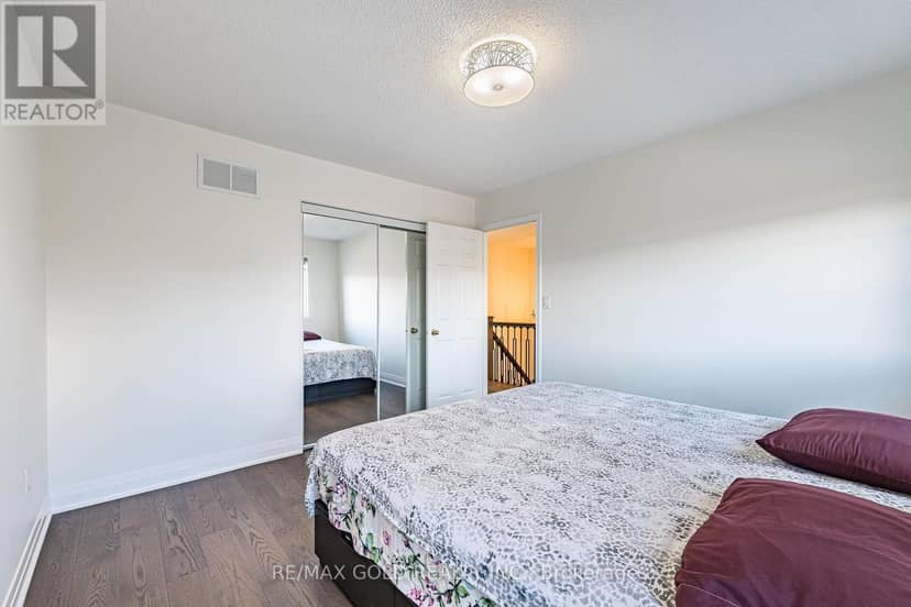 21 Mistybrook Crescent — photo 26 of 40