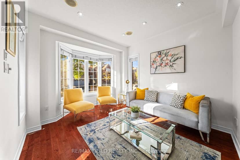 11 Maple Valley Street, Brampton, photo 2