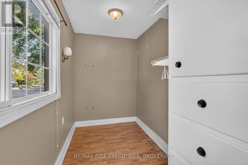273 College Street — photo 7 of 35
