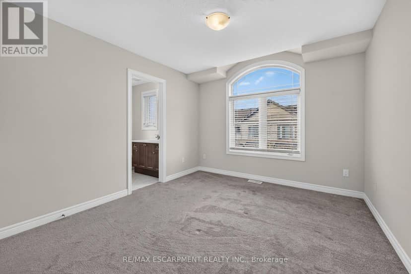 51 - 19 Picardy Drive — photo 32 of 40
