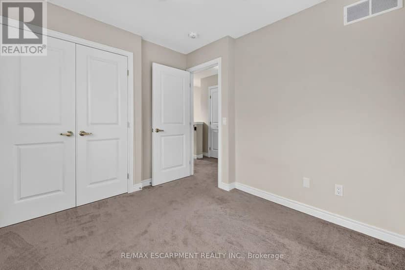 51 - 19 Picardy Drive — photo 38 of 40