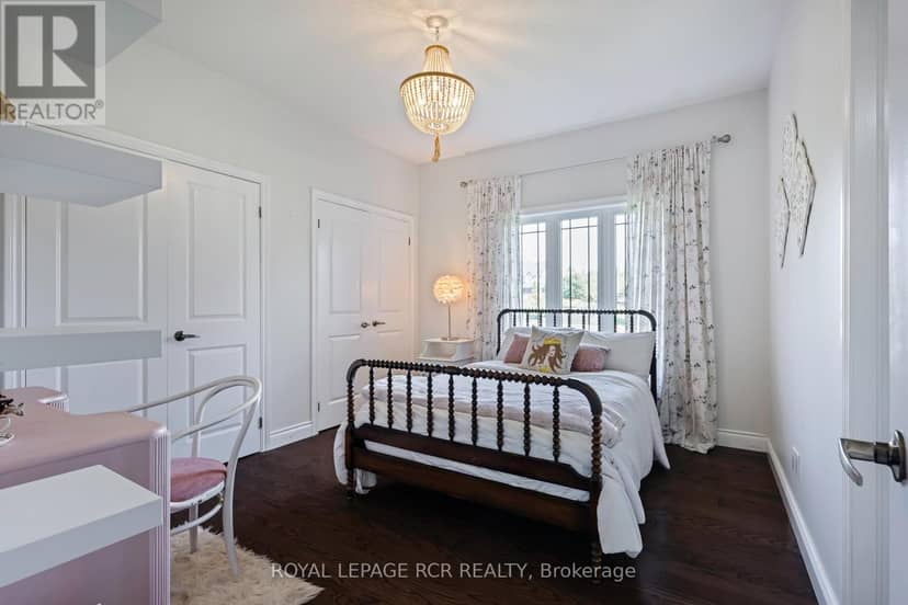 6 Brookhaven Crescent — photo 22 of 40