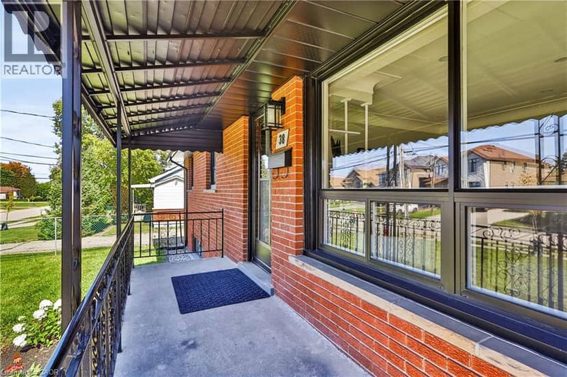 38 DEERHURST Road, Hamilton, photo 3