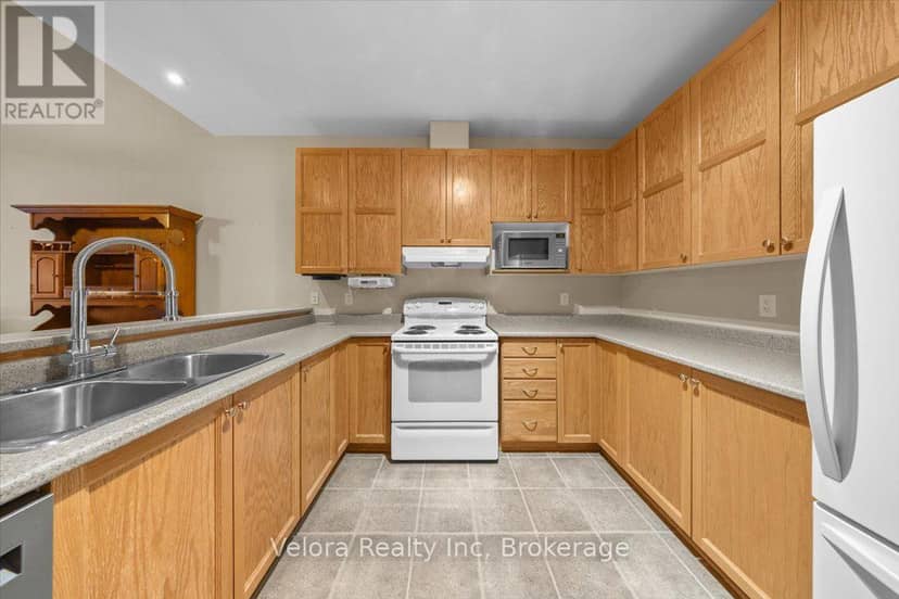 199 Hartsmere Drive — photo 12 of 40