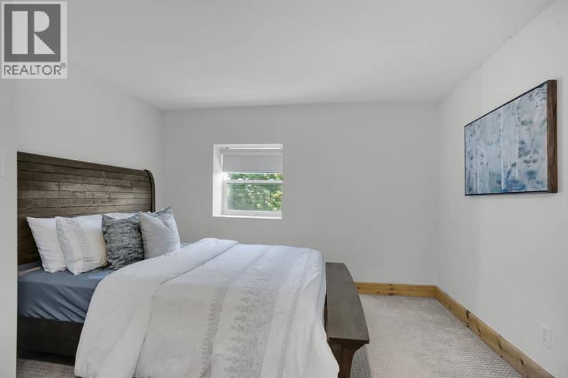 3692 Beverly Glen ... — photo 25 of 40