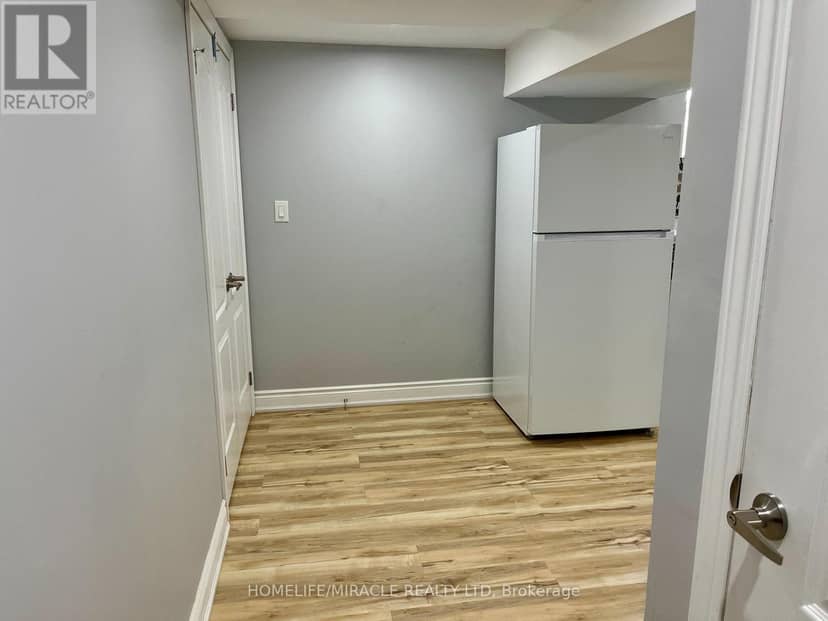 5659 Robinson Street — photo 22 of 24