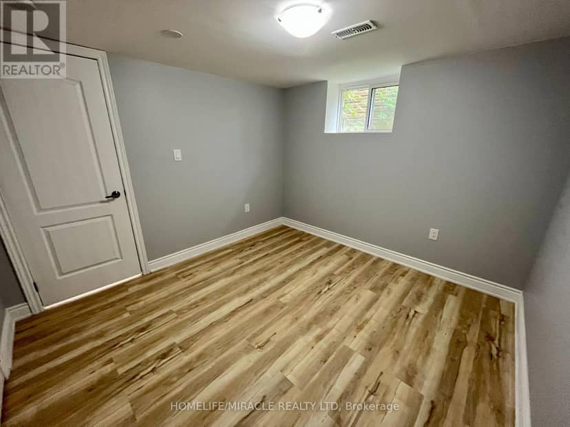 5659 Robinson Street — photo 23 of 24