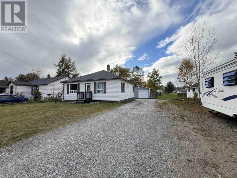 40 Churchill AVE — photo 24 of 24