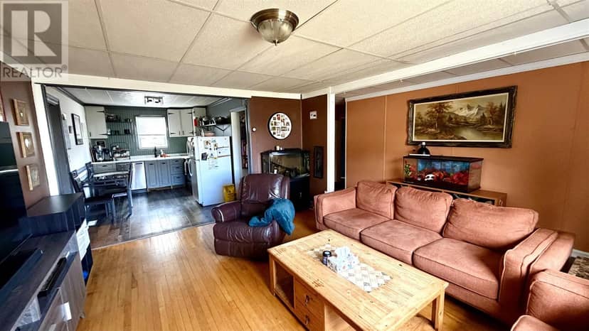 40 Churchill AVE, Wawa, photo 8