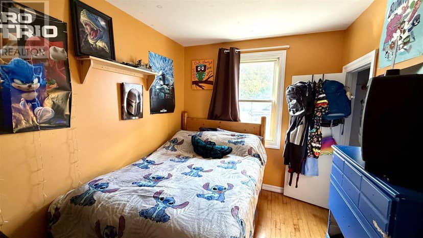 40 Churchill AVE — photo 9 of 24