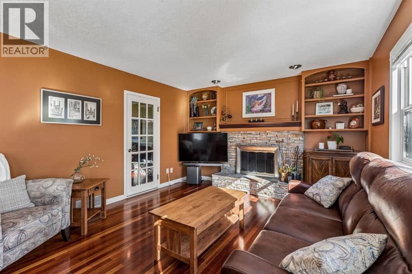 19 Woodbrook Road SW — photo 16 of 40