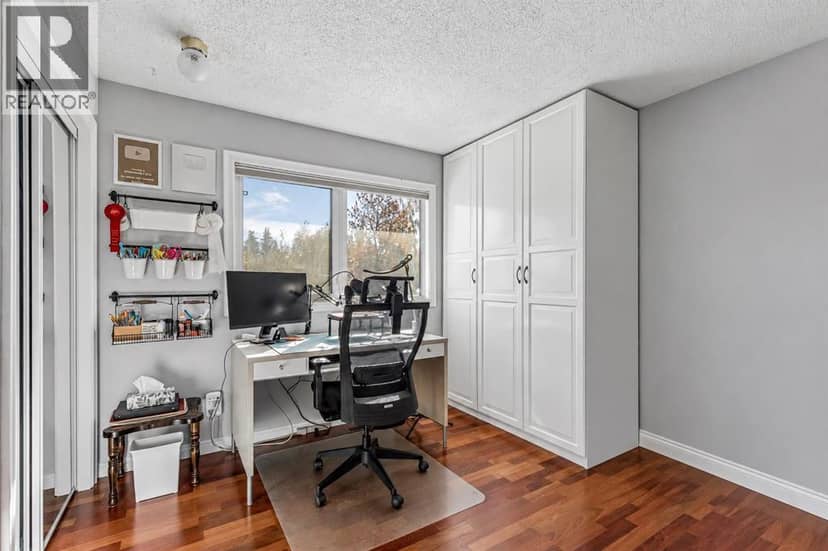 19 Woodbrook Road SW — photo 32 of 40