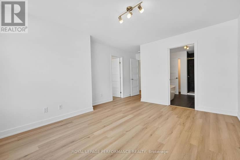2525 Gray Crescent — photo 16 of 40