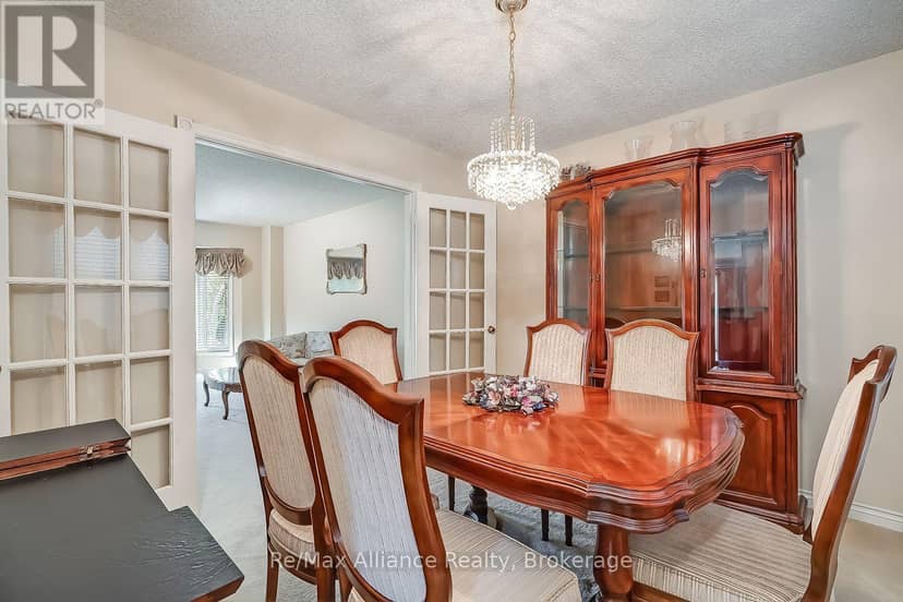2151 Pineview Drive — photo 12 of 40