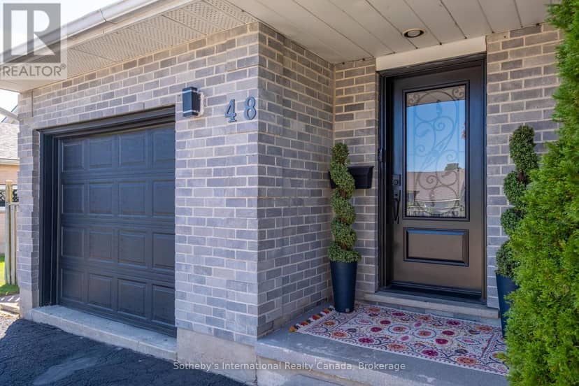 48 Kathleen Street, Brant, photo 2