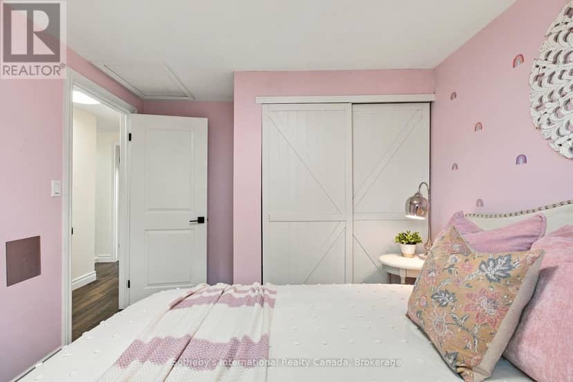 48 Kathleen Street — photo 23 of 37