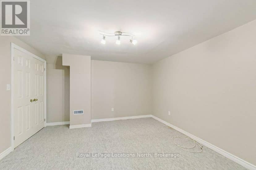 52 Thomas Drive — photo 8 of 39