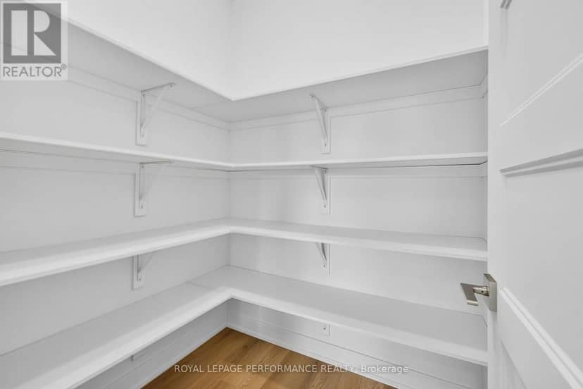 2396 Gray Crescent — photo 11 of 40