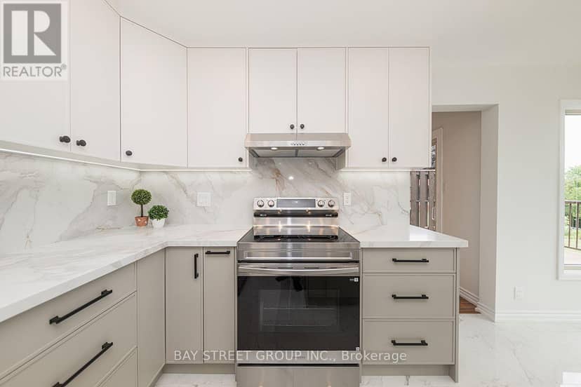 338 Prince Of Wales Drive — photo 14 of 40