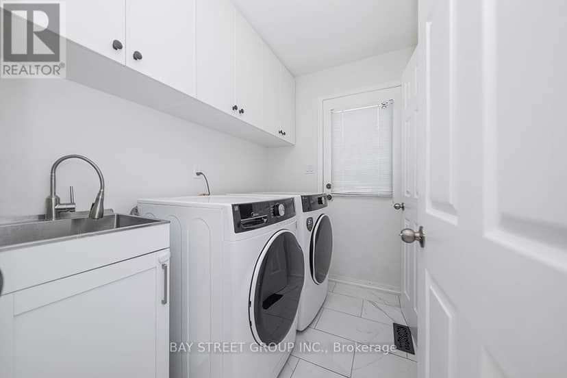 338 Prince Of Wales Drive — photo 16 of 40