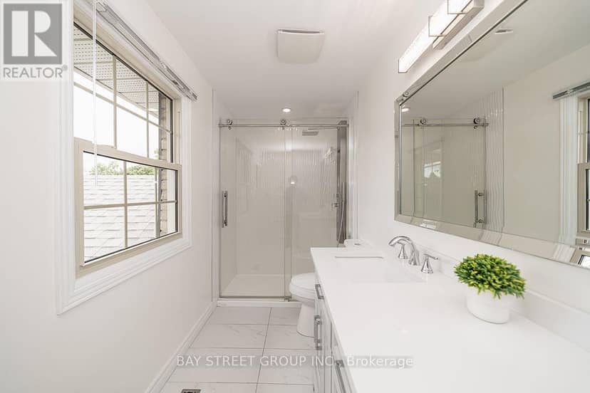 338 Prince Of Wales Drive — photo 30 of 40