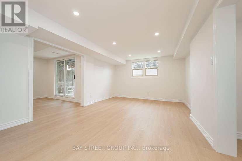 338 Prince Of Wales Drive — photo 34 of 40