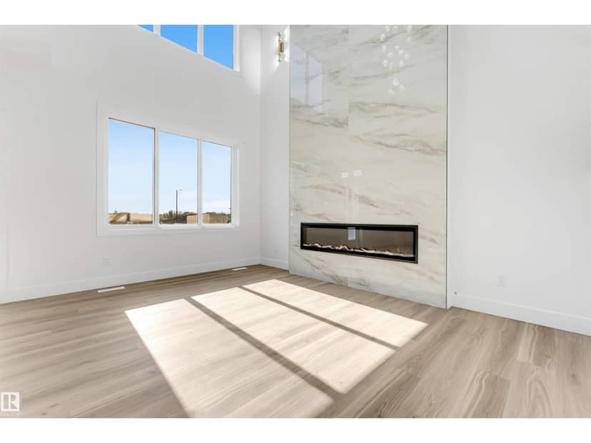 4707 17 AV SW SW — photo 14 of 40