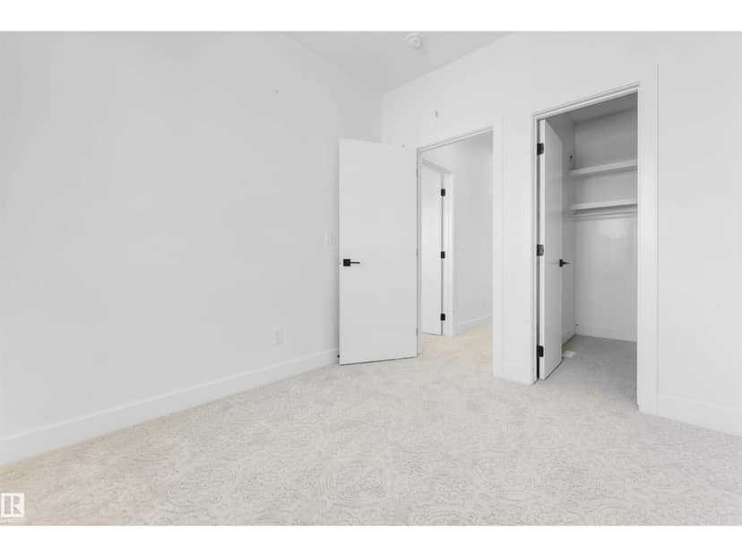 4707 17 AV SW SW — photo 34 of 40