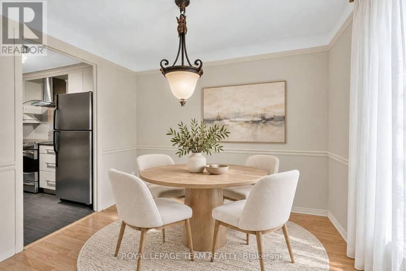7866 Jeanne D'Arc Boulevard — photo 11 of 40